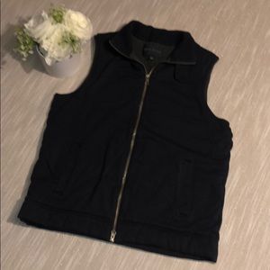 ❌SOLD❌ Banana Republic zip up navy colored vest